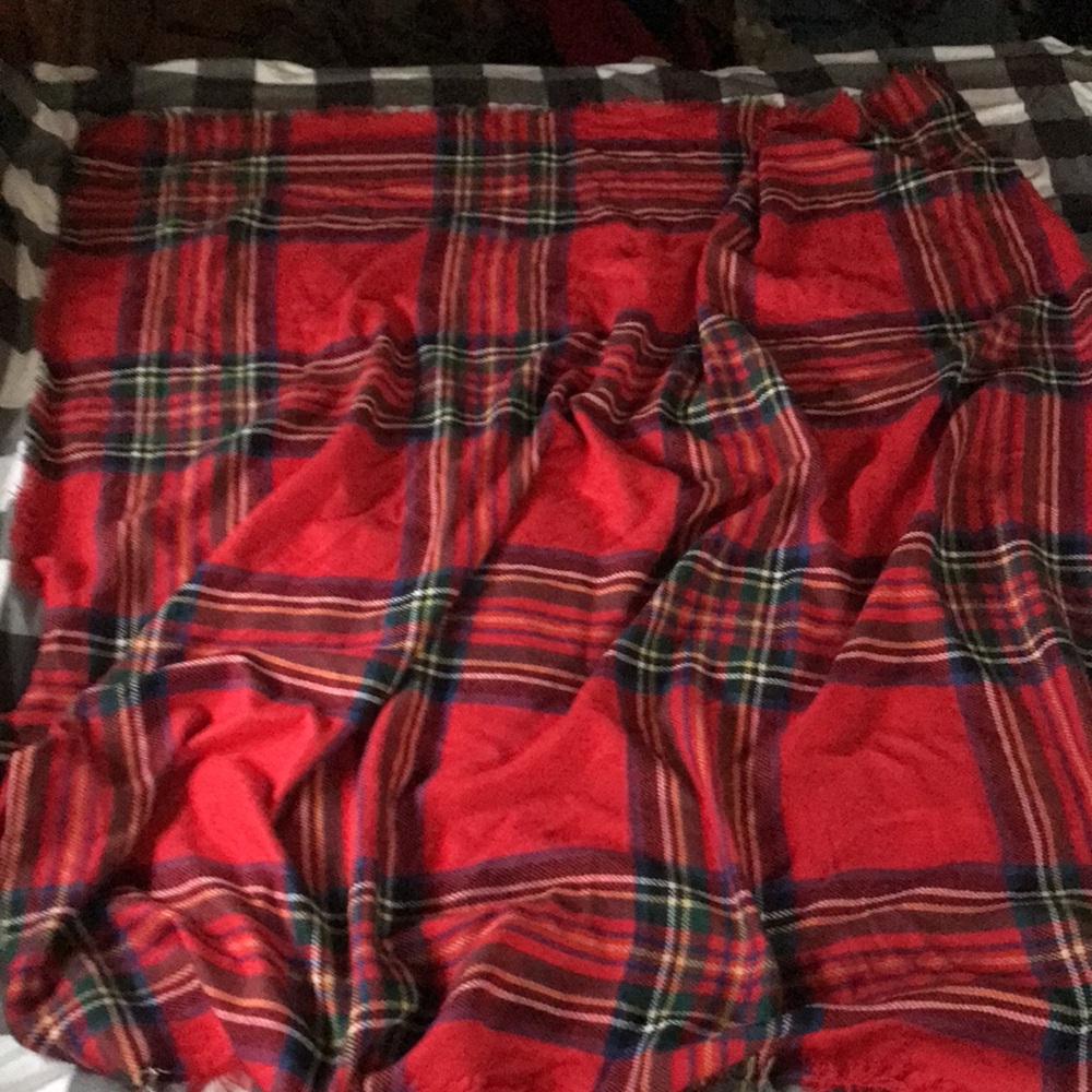 $65 SERRA Red IRISH PLAID Blanket Shawl Fringe Buffalo Scarf - Picture 12 of 16